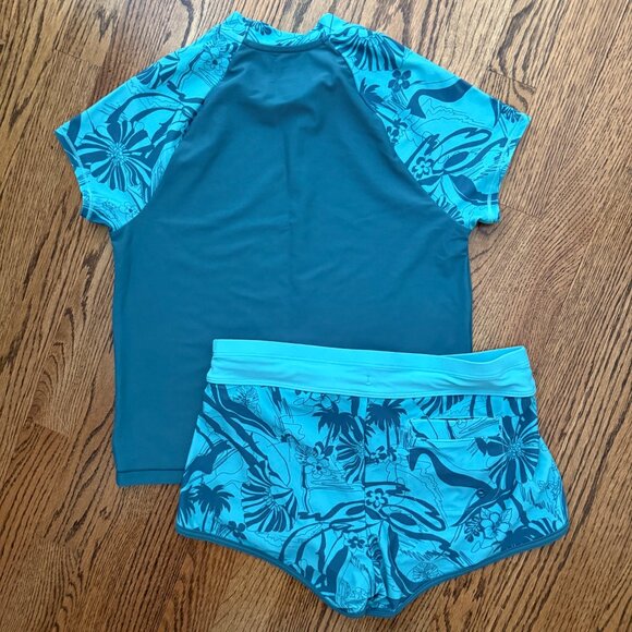 Girls Athleta rash guard and board shorts swimsuit size 14 - Picture 3 of 3